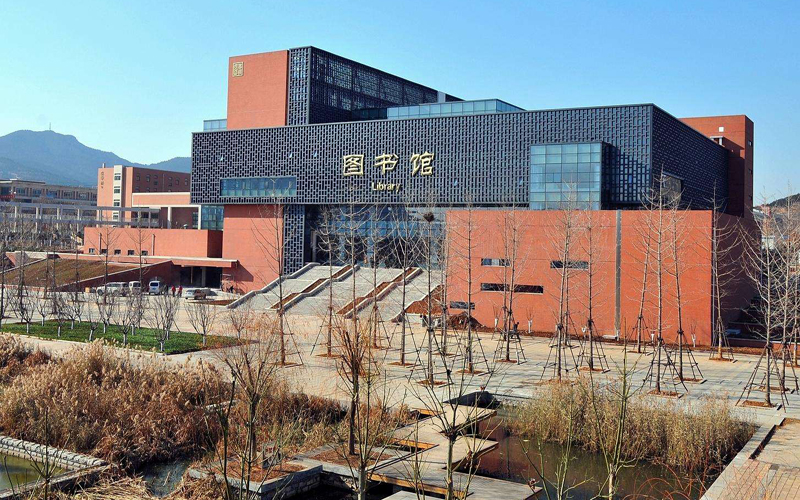 山东城市建设职业学院图书馆副22.jpg